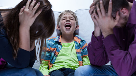 De l'enfant tyran au parent non violent