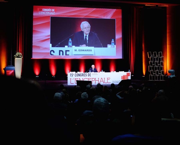 Michael Edwards présente la conférence de clôture 2017
